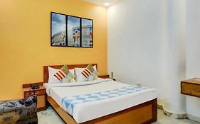 Fabhotel Richa Palace